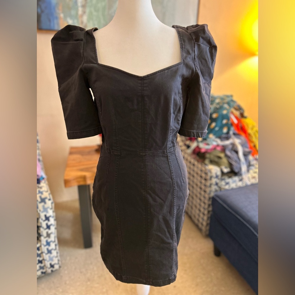 Super cute ashy black, puffy sleeved dress!
